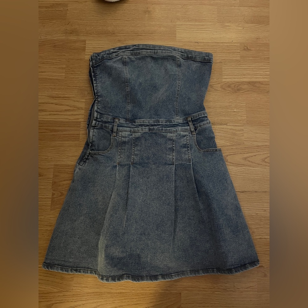 NWT TILLYS STRAPLESS JEAN DRESS